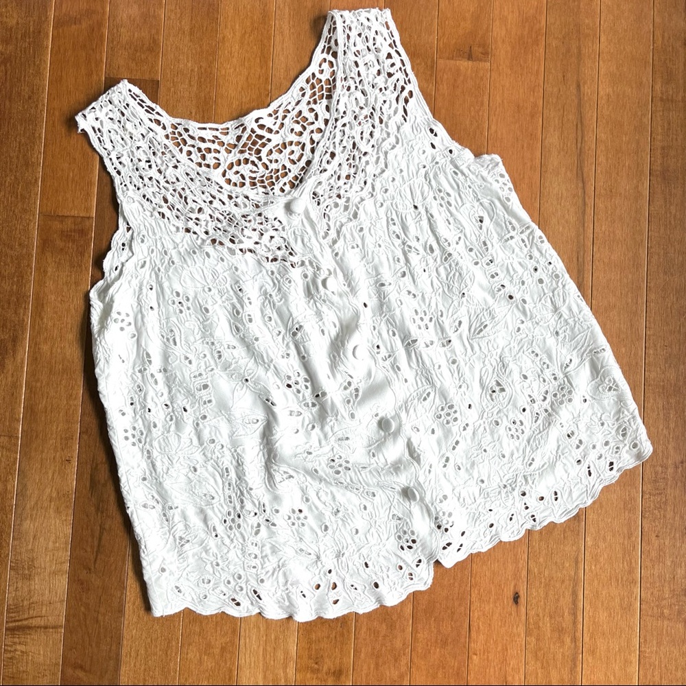 Eyelet embroidery cut out work top